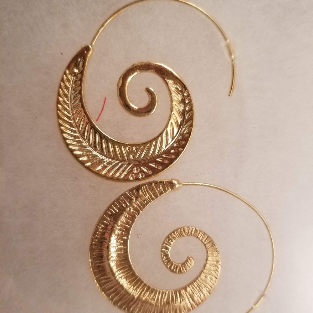 tribal like gold leaf earrings
